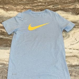 EUC Nike Dri-Fit short sleeve T-shirt.